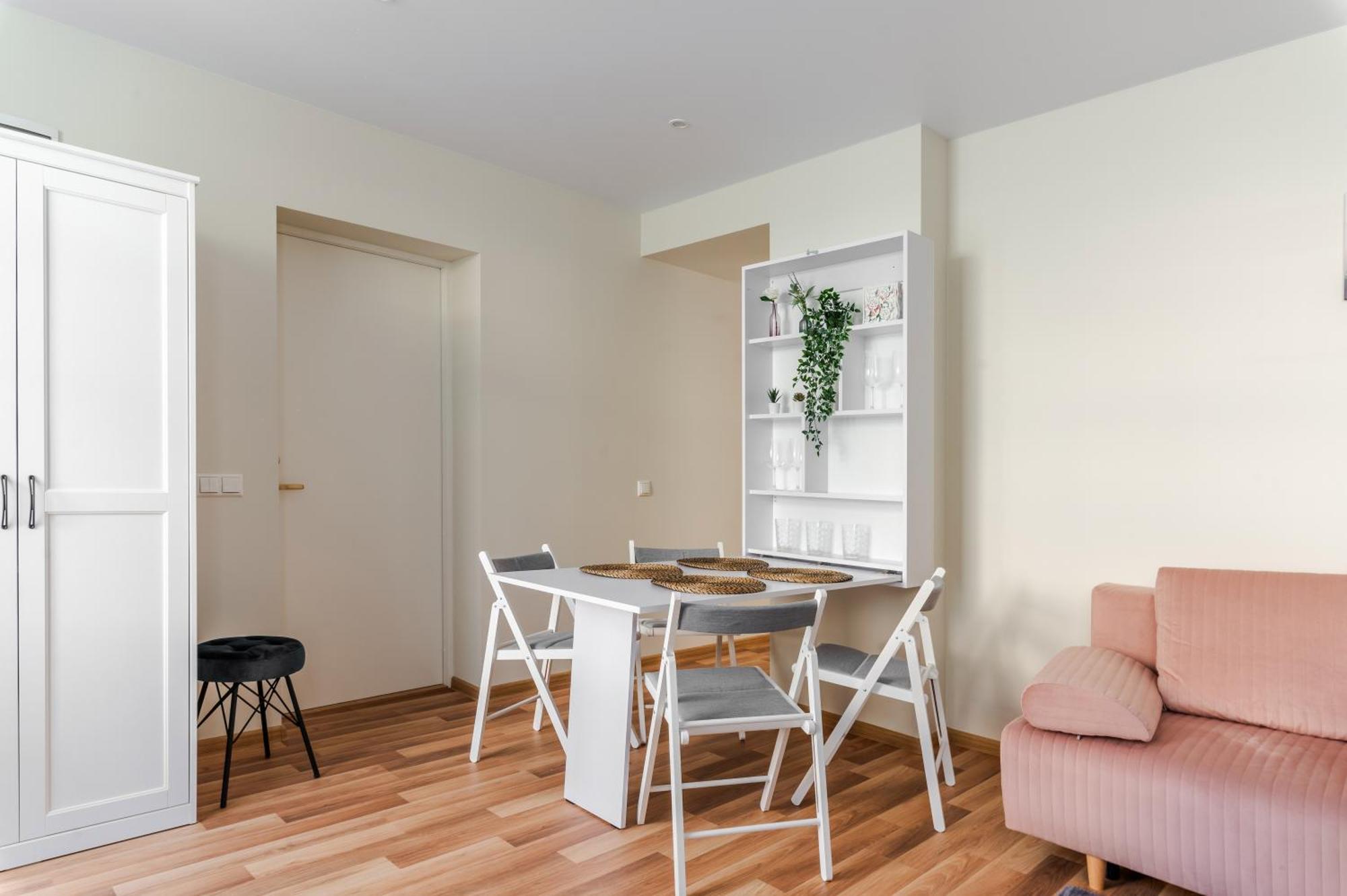 Liidia Apartment *
